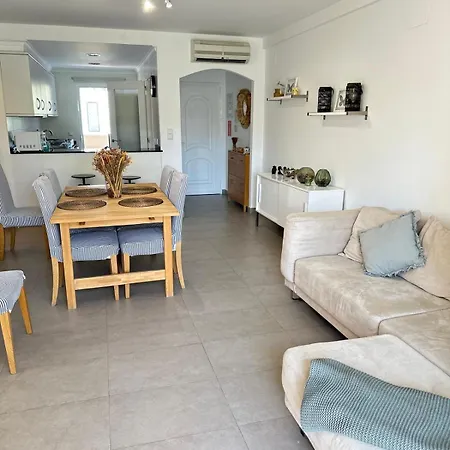 Magnífico Adosado En Urbanización Con Piscina Dénia