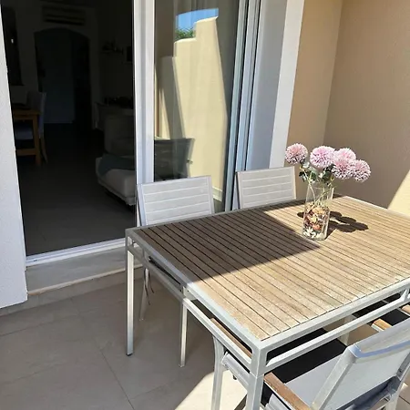 Apartamento Magnífico Adosado En Urbanización Con Piscina