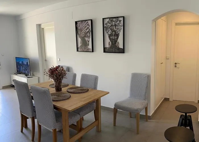 Magnifico Adosado En Urbanizacion Con Piscina