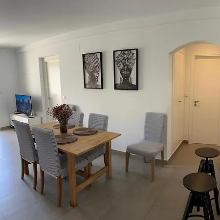 Magnifico Adosado En Urbanizacion Con Piscina